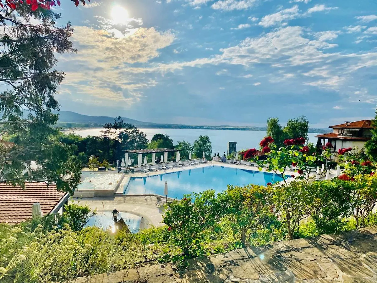 Santa Marina 2-Bedroom Apt. W/ Sea View + Terrace سوزوبول