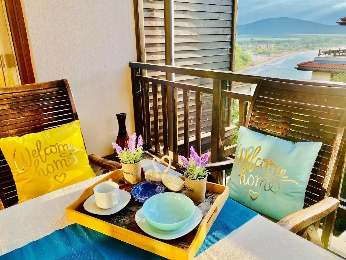 شقة Santa Marina 2-Bedroom Apt. W/ Sea View + Terrace سوزوبول